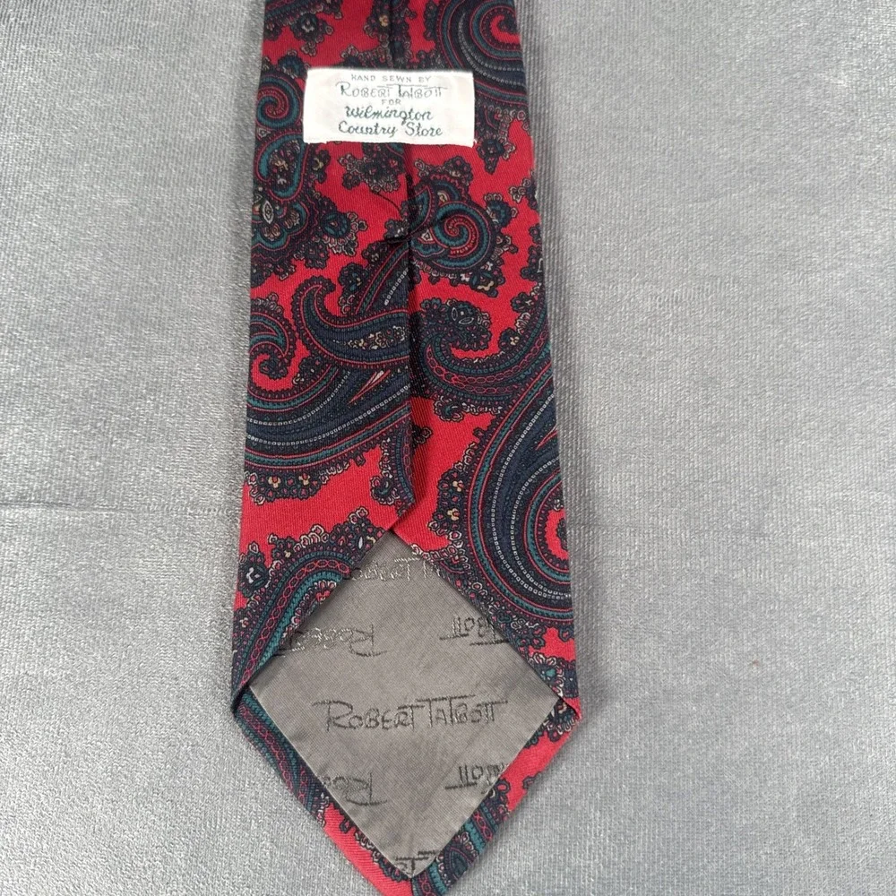 Vintage Hand Sewn Robert Talbott Wilmington Country Store Silk Tie‎ Red Paisley